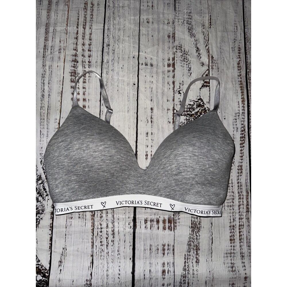 Victoria’s Secret Body T- Shirt Bra Bra Wireless Gray Size 32D